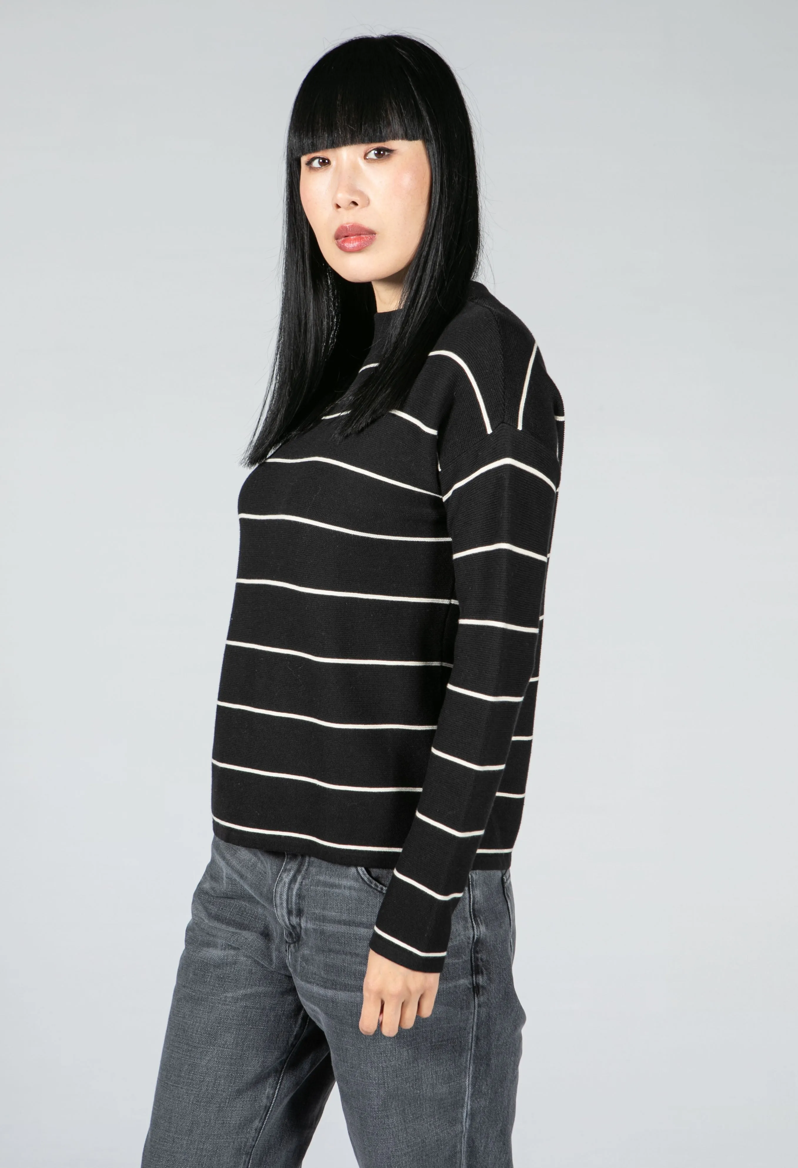 FINE STRIPES SWEATER IN BLACK