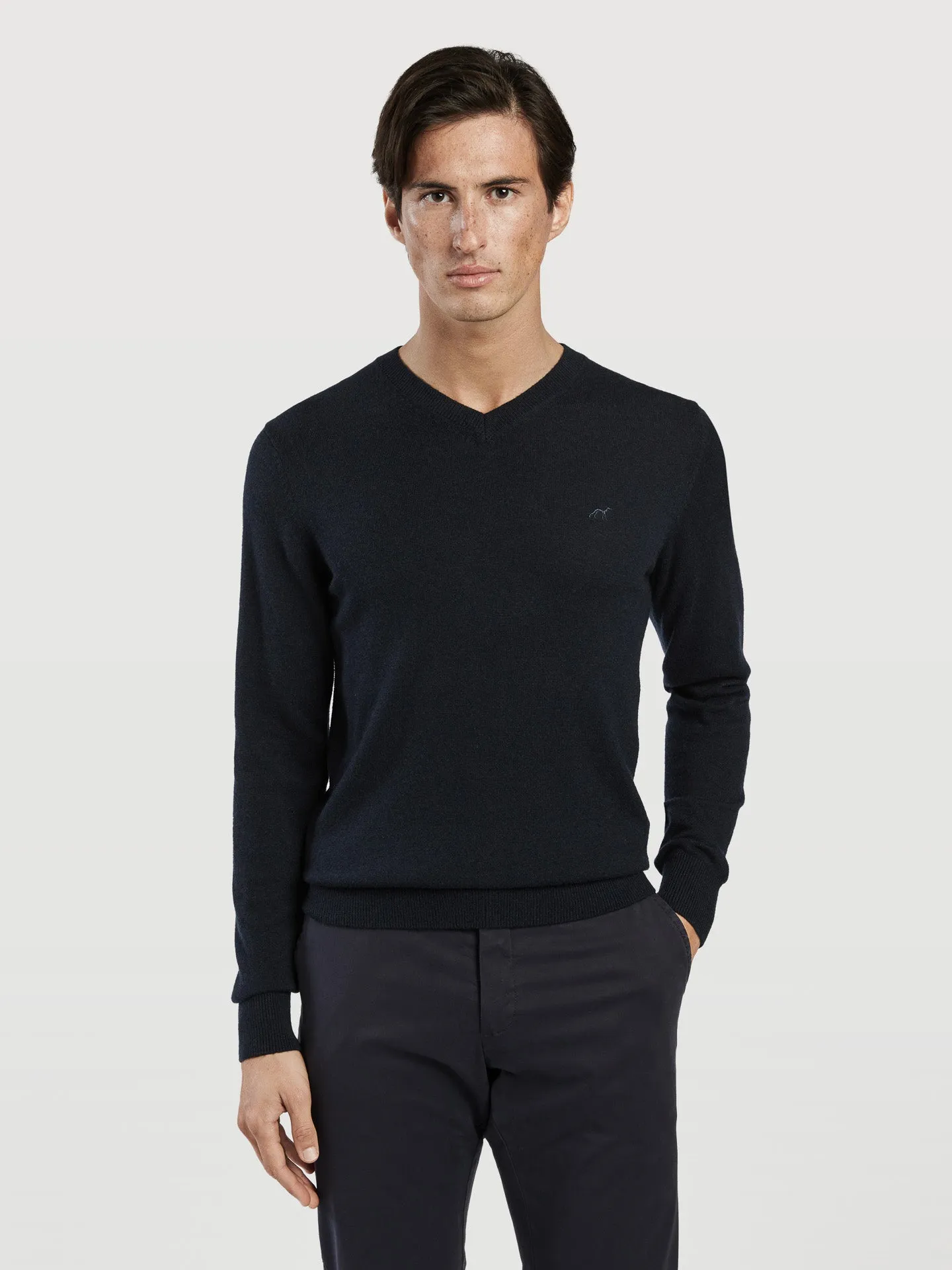Machine washable v-neck sweater