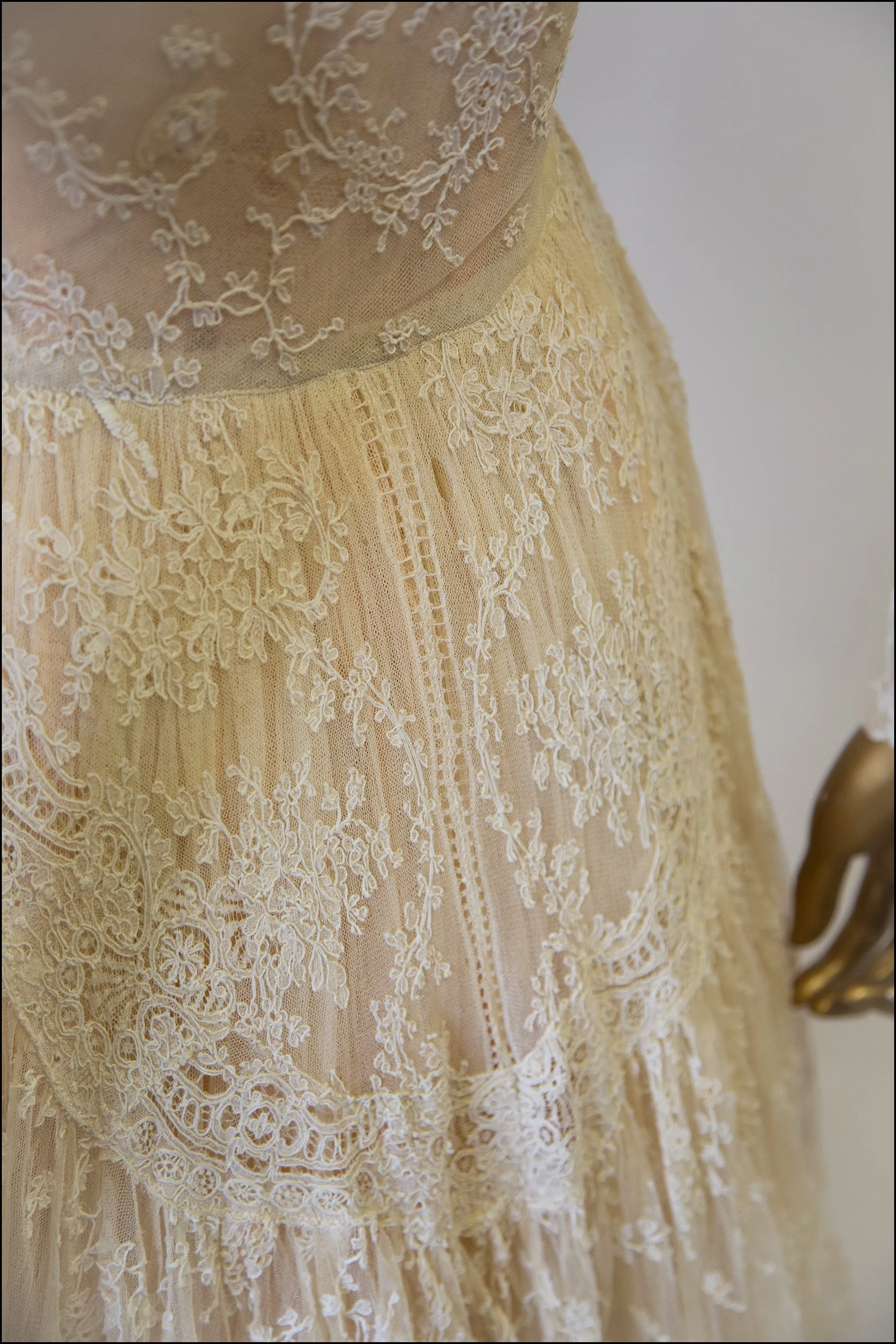 Vintage 1940s Fine Lace Wedding Dress