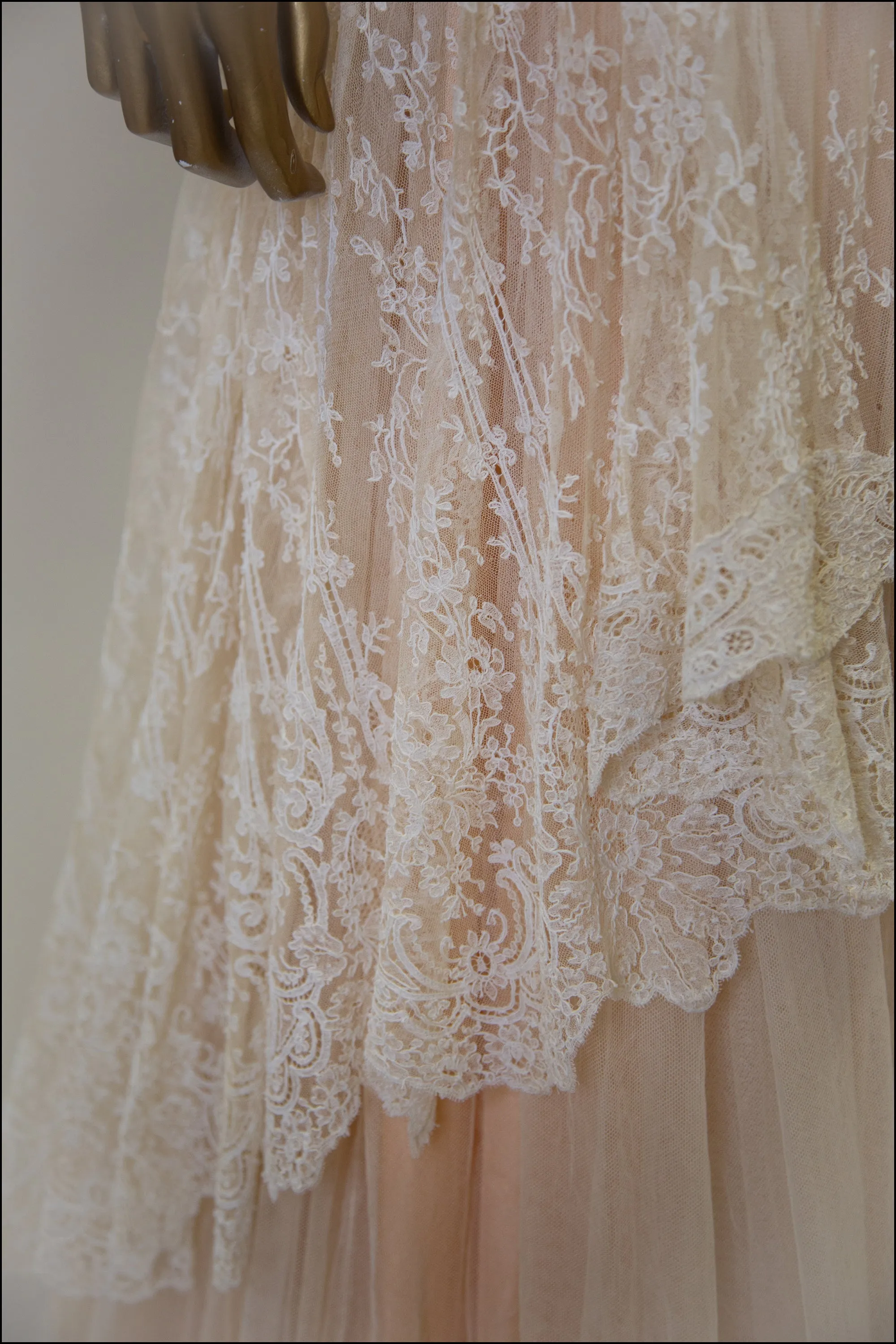 Vintage 1940s Fine Lace Wedding Dress