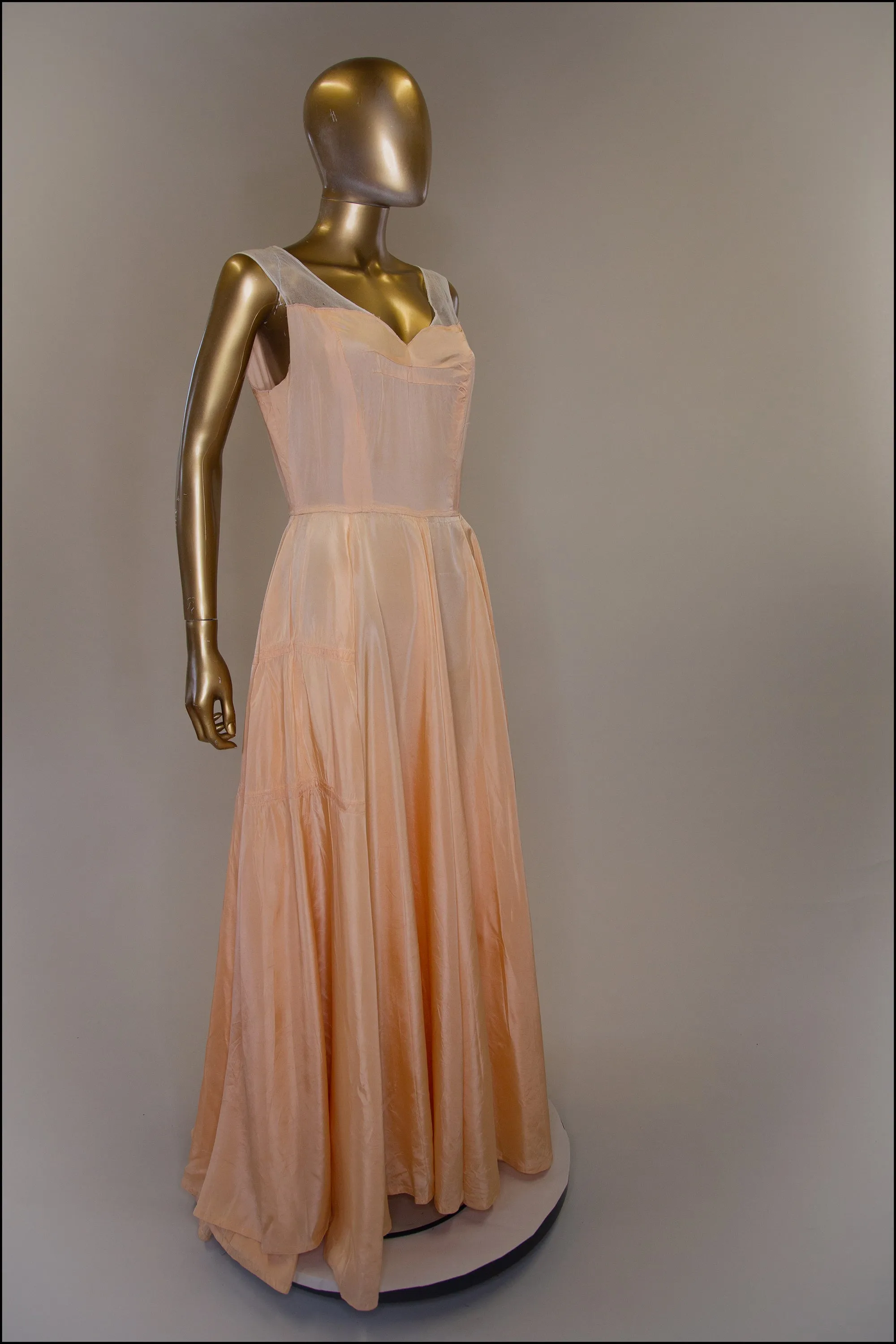 Vintage 1940s Fine Lace Wedding Dress