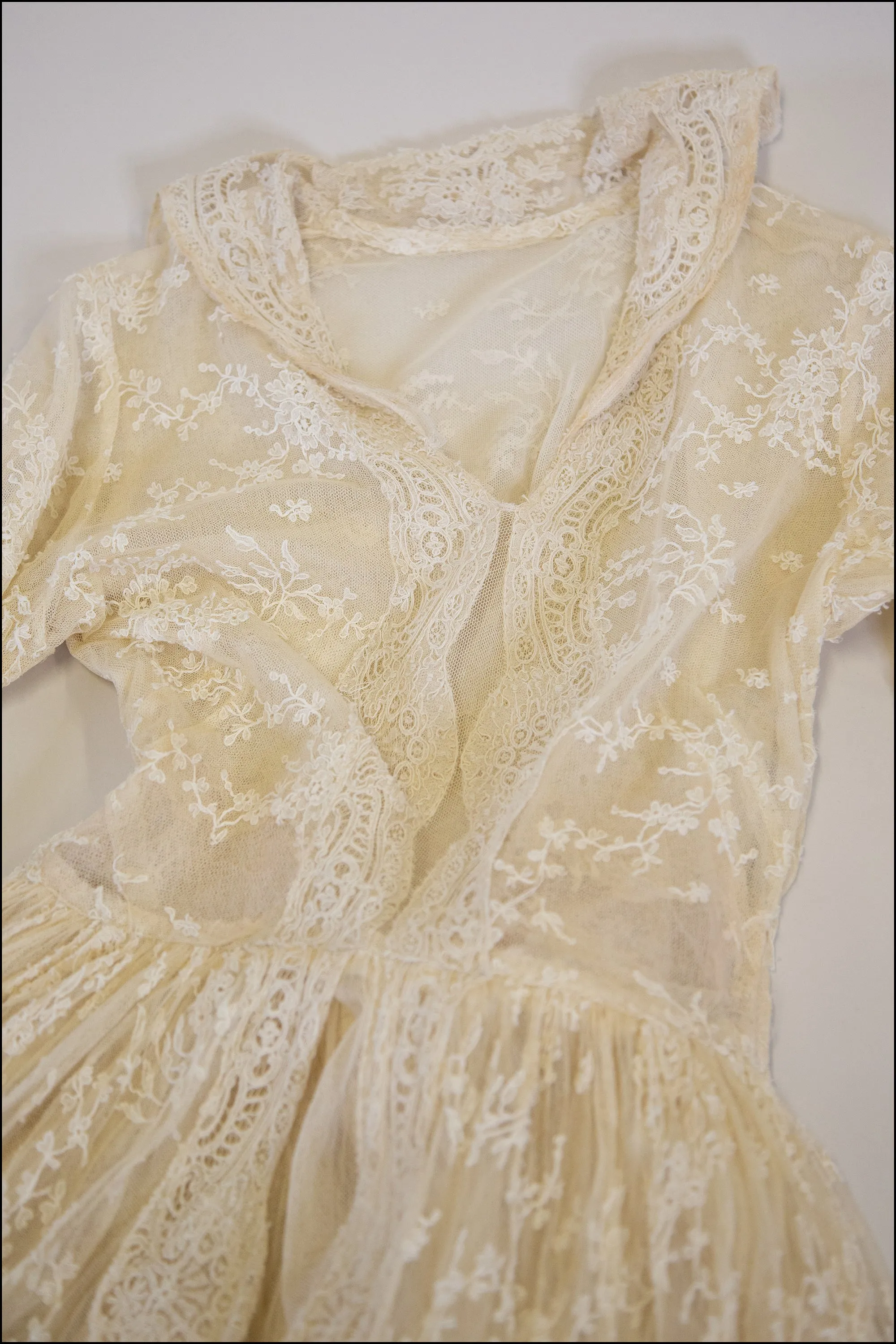 Vintage 1940s Fine Lace Wedding Dress