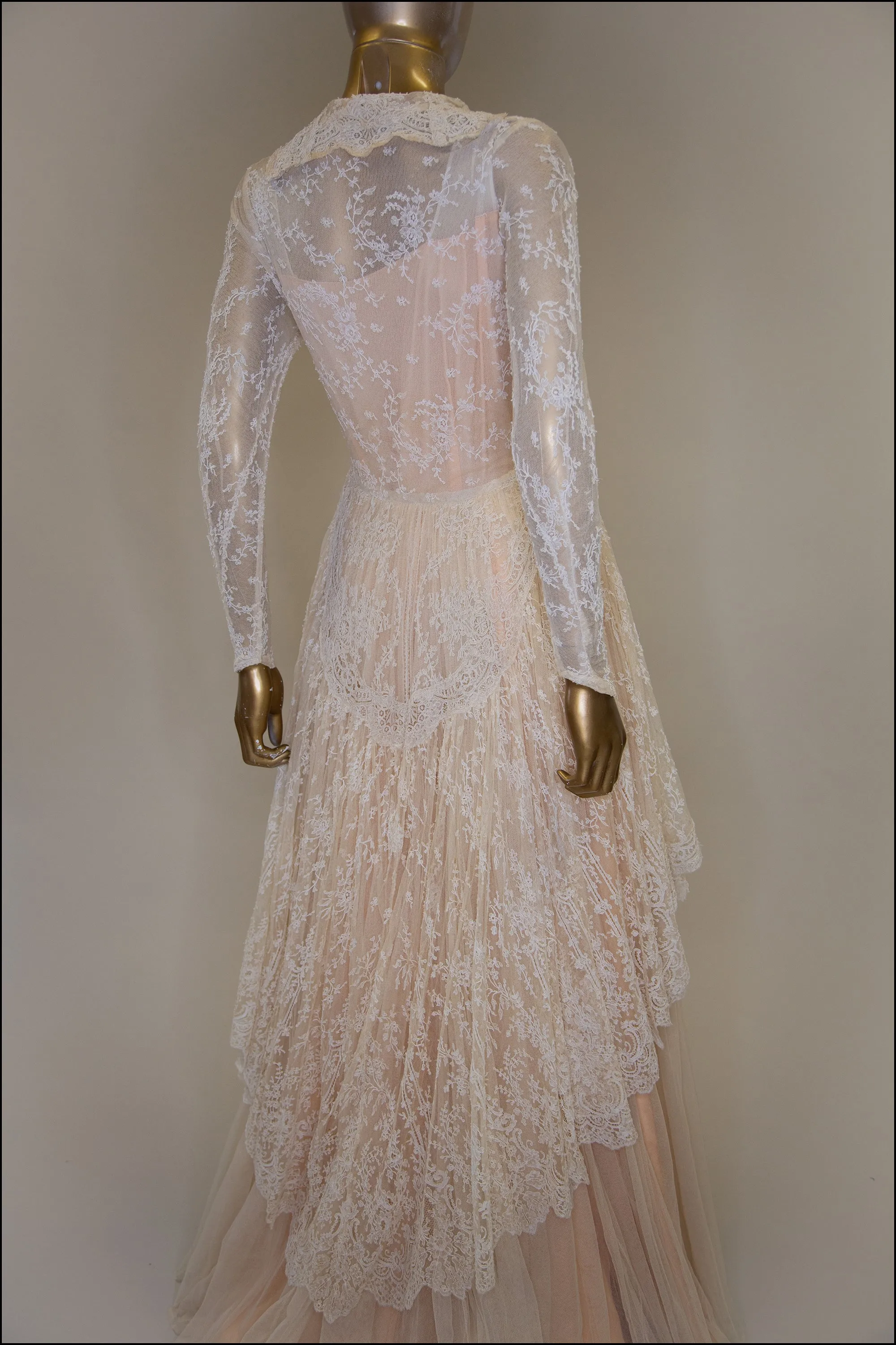 Vintage 1940s Fine Lace Wedding Dress
