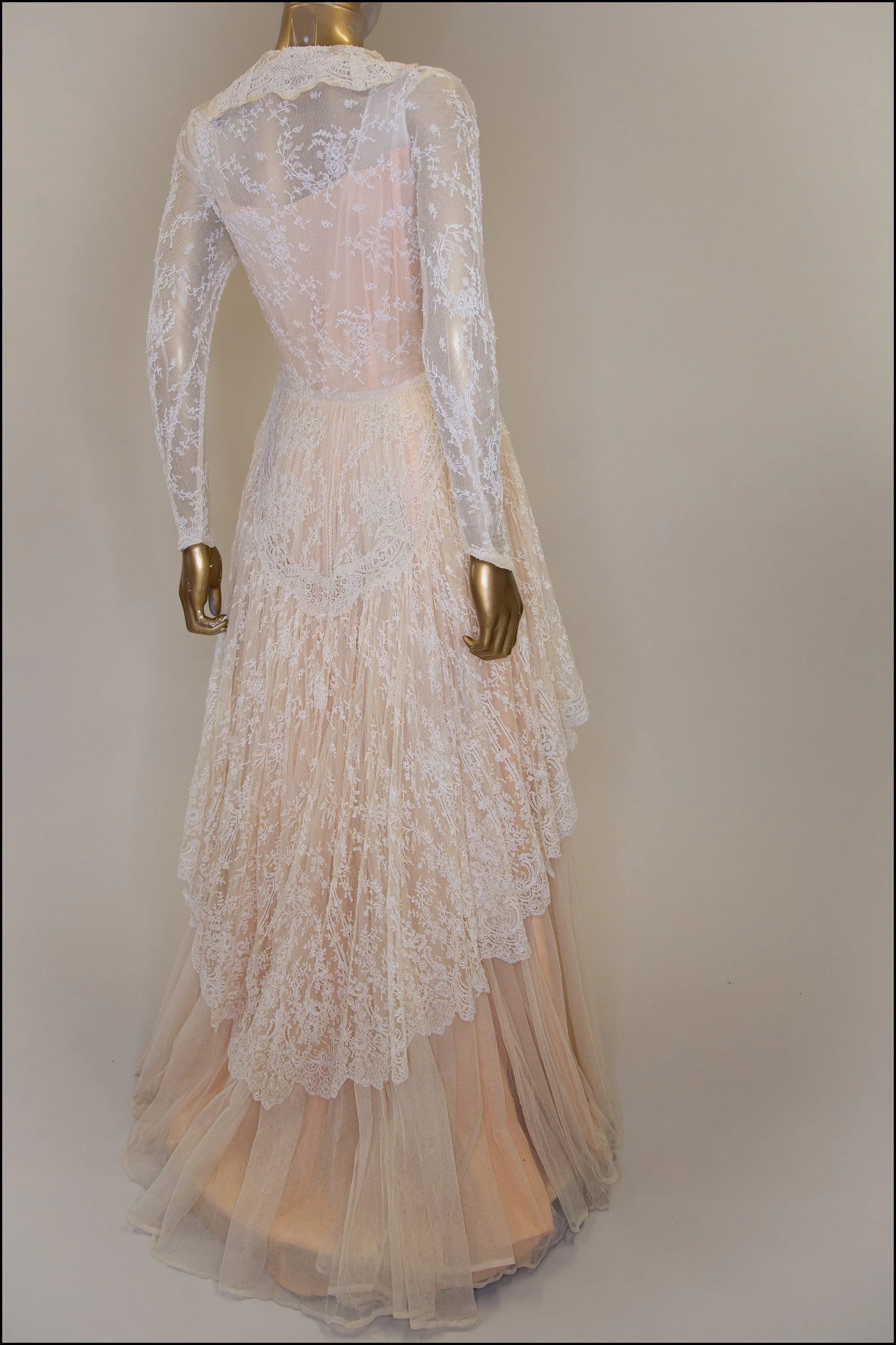 Vintage 1940s Fine Lace Wedding Dress
